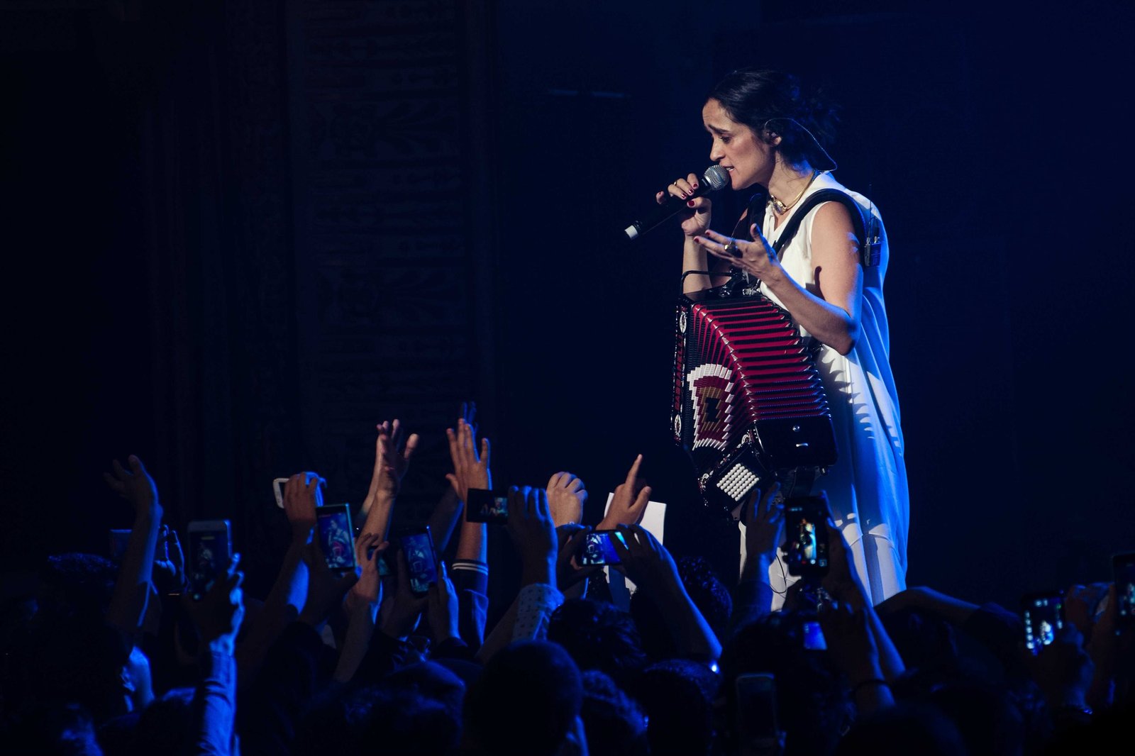 Julieta Venegas en concierto, fotografía de Marcos Ramón